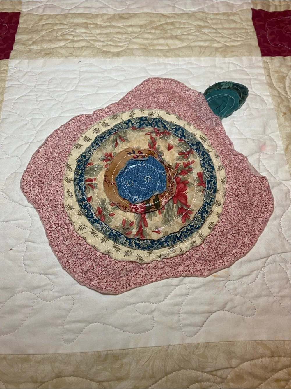 Stunning Appliqué Quilt/Throw in a dimensional floral motif. Burgundy pink gree